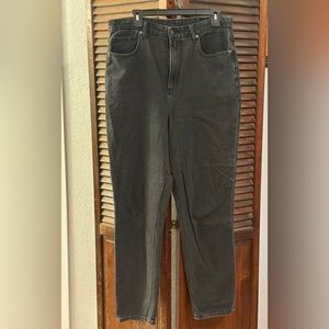 American Eagle Lightly worn Black Curvy Mom Jeans